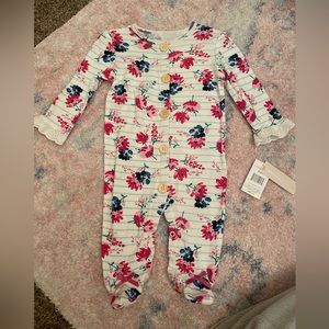 Baby Girl Footie Pajamas Floral 3-6 months Catherine Malandrino NWT